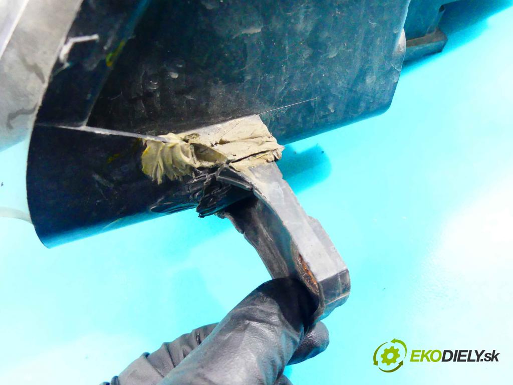 Citroen C5 I 2001-2008 2.0 hdi 141 HP manual 104 kW 1997 cm3 5- Reflektor: pravý 9650115380 (Pravé)