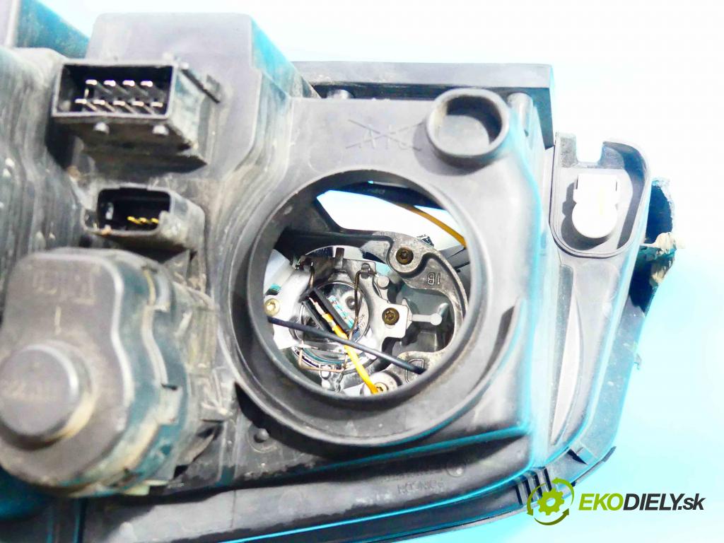 Citroen C5 I 2001-2008 2.0 hdi 141 HP manual 104 kW 1997 cm3 5- Reflektor: pravý 9650115380 (Pravé)