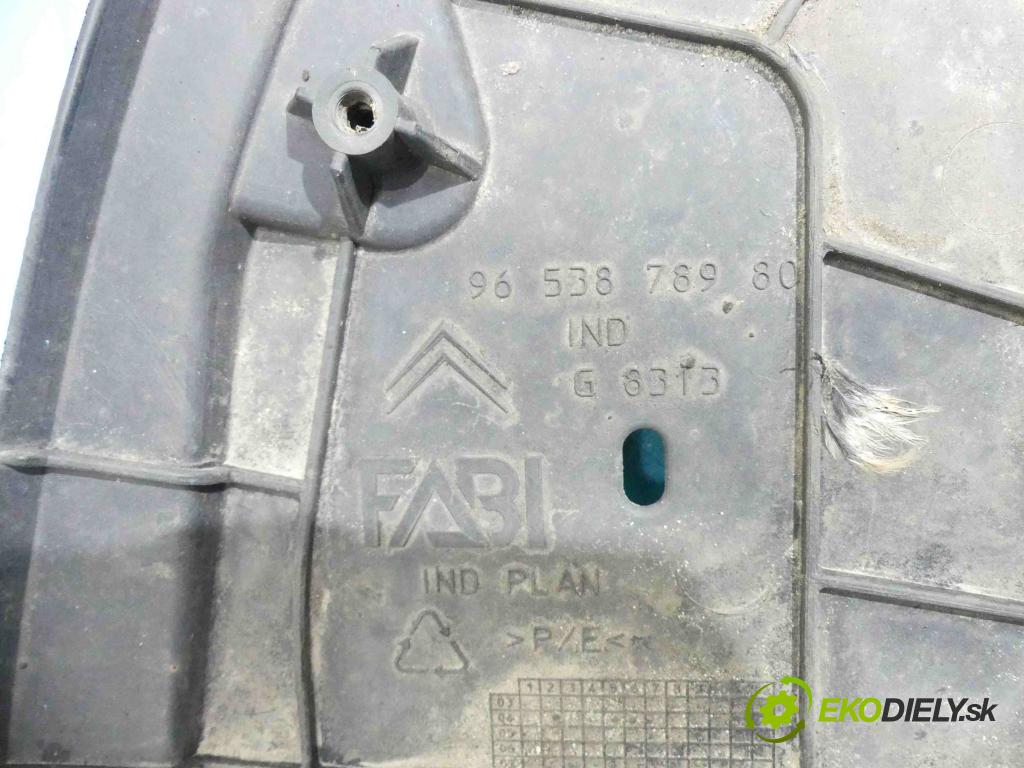 Citroen C5 I 2001-2008 2.0 hdi 141 HP manual 104 kW 1997 cm3 5- zadná 9653878980 (Pláta zadné)