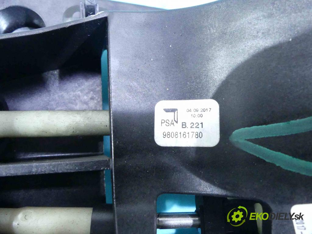 Peugeot 301 1.6 hdi 99 HP manual 73 kW 1560 cm3 4- Páka: Změny: stupeň,rýchlosť 9808161780 (Rýchlostné páky / kulisy)