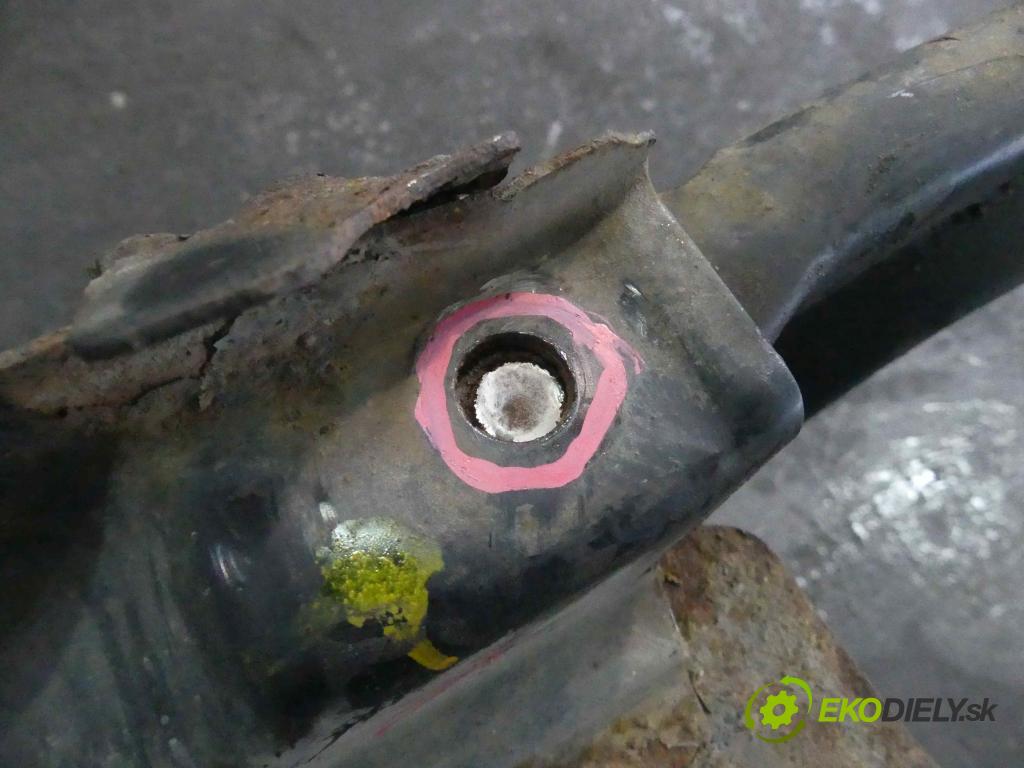 Toyota Yaris II 2005-2011 1.4 D4D 90 hp manual 66 kW 1364 cm3 5- výztuha motoru