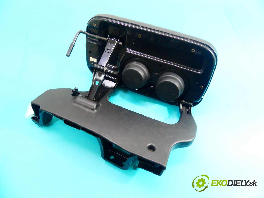 Honda CR-V II 2001-2006 2.0 16v 150 HP manual 110 kW 1998 cm3 5- Rukojeť: na nápoje:  (Úchyty, držiaky na nápoje)