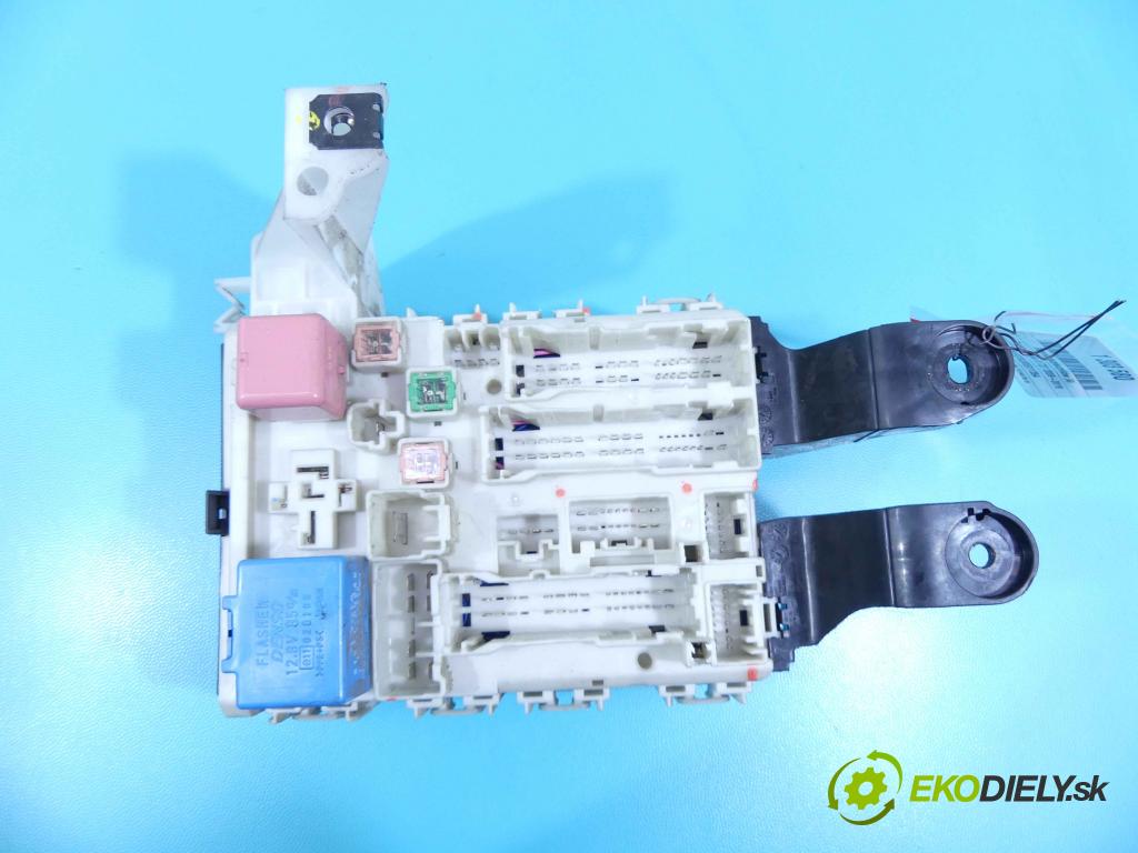 Toyota Avensis III T27 2009-2018 2.0 D4D 126 hp manual 93 kW 1998 cm3 5- skříňka pojistková 82730-05170-C (Pojistkové skříňky)