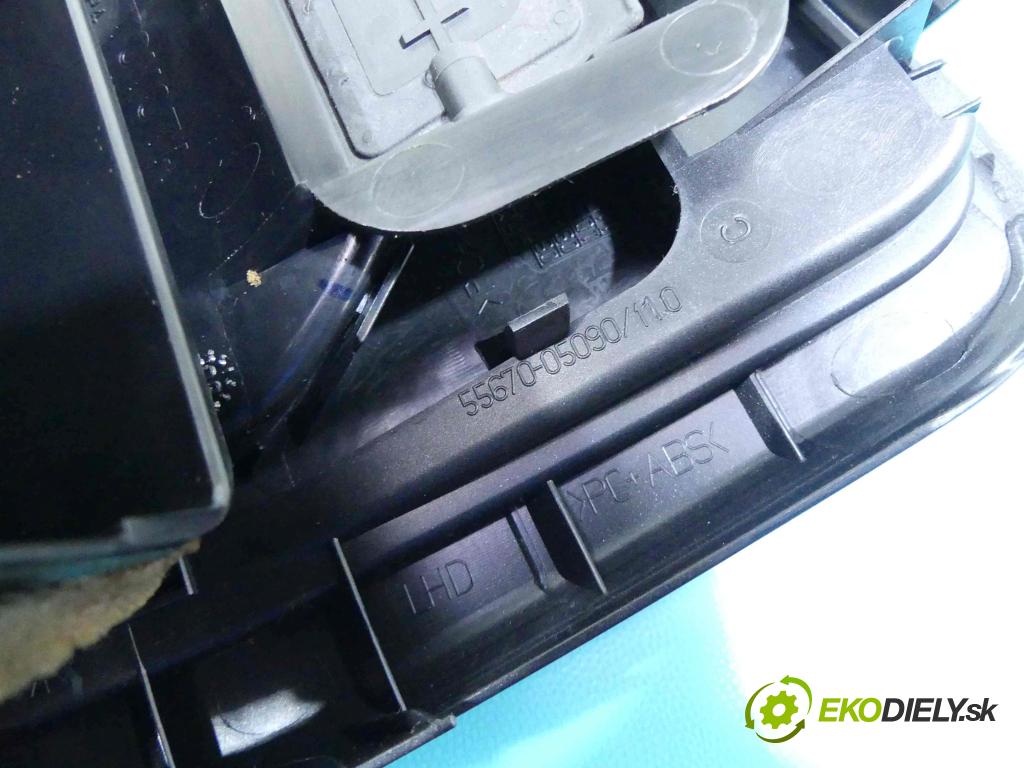 Toyota Avensis III T27 2009-2018 2.0 D4D 126 HP manual 93 kW 1998 cm3 5- Mřížka: kúrenia stredová 55670-05090 (Mriežky kúrenia (fukáre))