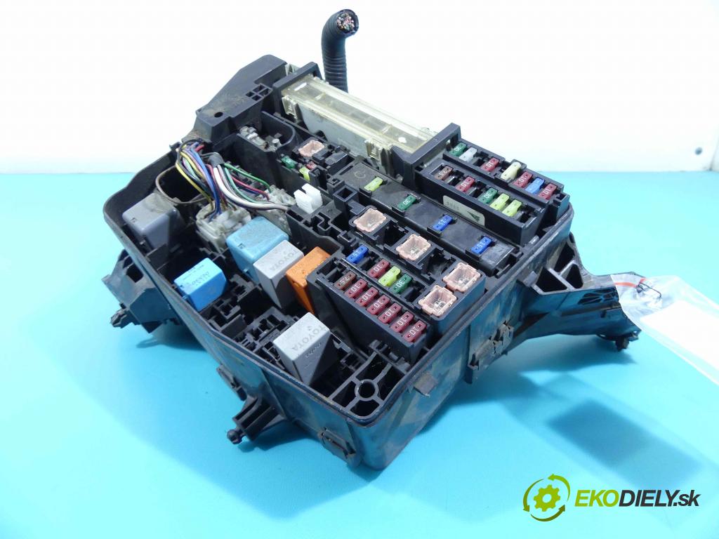 Toyota Avensis III T27 2009-2018 2.0 D4D 126 hp manual 93 kW 1998 cm3 5- skříňka pojistková 7233 R0A1 (Pojistkové skříňky)