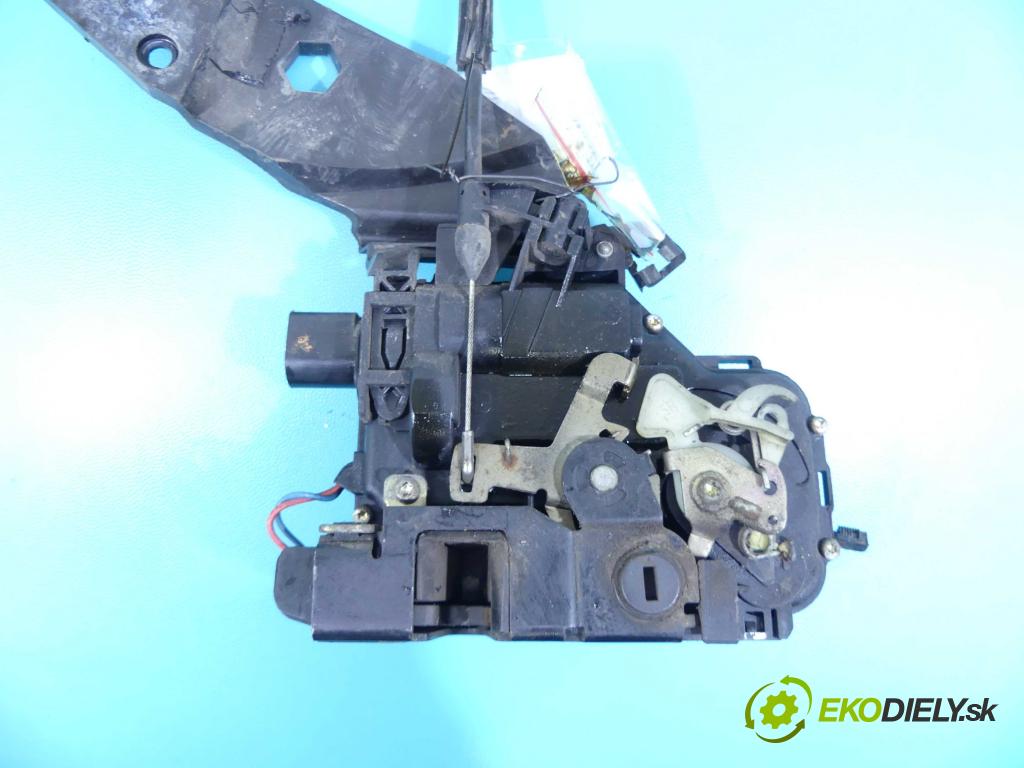 Vw Golf IV 1997-2003 1.9 tdi 110 hp manual 81 kW 1896 cm3 5- zámek zadní pravý