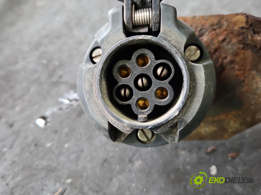 Seat Toledo II 1998-2004 1.9 tdi 131 HP manual 96 kW 1896 cm3 4- Hák: vlečení:  (Ťažné zariadenie)