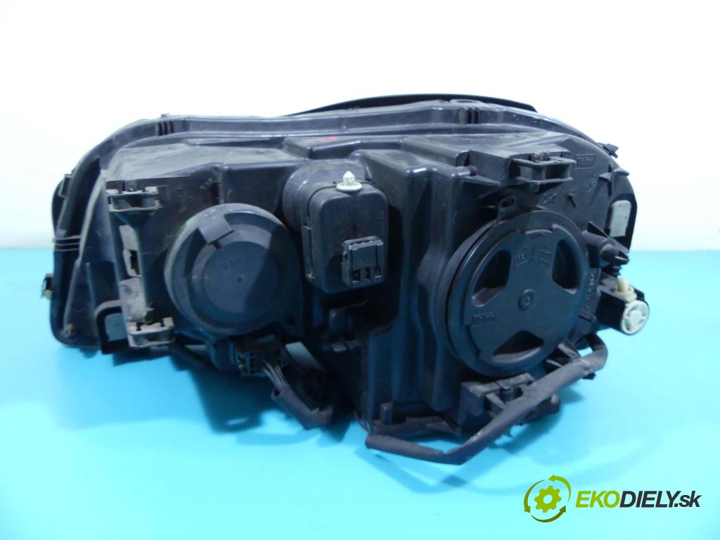 Volvo XC90 I 2002-2014 2.4 D5 163 HP automatic 120 kW 2401 cm3 5- Reflektor: pravý 30655910 (Pravé)