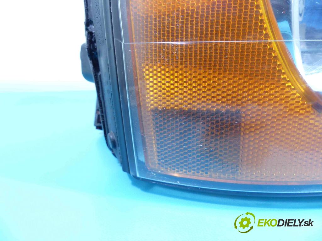 Volvo XC90 I 2002-2014 2.4 D5 163 HP automatic 120 kW 2401 cm3 5- Reflektor: pravý 30655910 (Pravé)