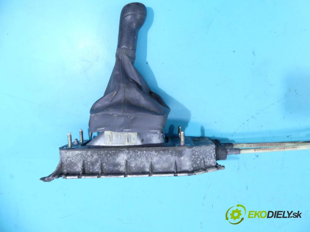 Vw Polo IV 9N 2001-2009 1.2 6V 54 HP manual 40 kW 1198 cm3 5- Páka: Změny: stupeň,rýchlosť 6Q0711061 (Rýchlostné páky / kulisy)