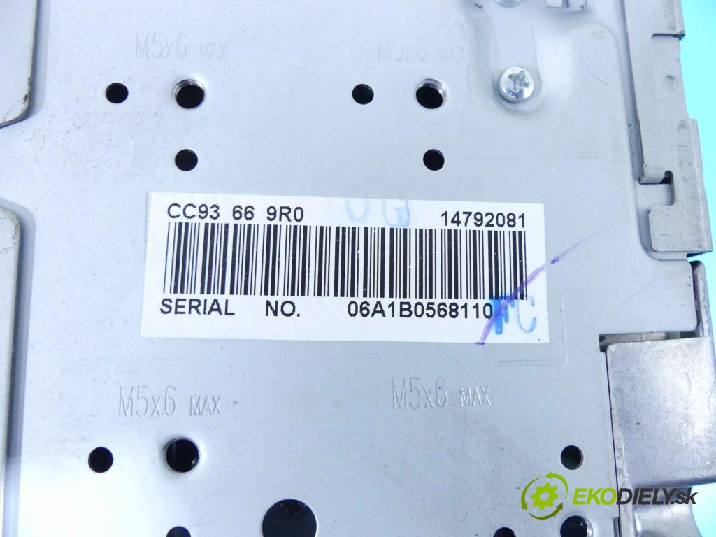 Mazda 5  2005-2010 2.0 16v 145 HP manual 107 kW 1999 cm3 5- Radio originál CC9366AR0