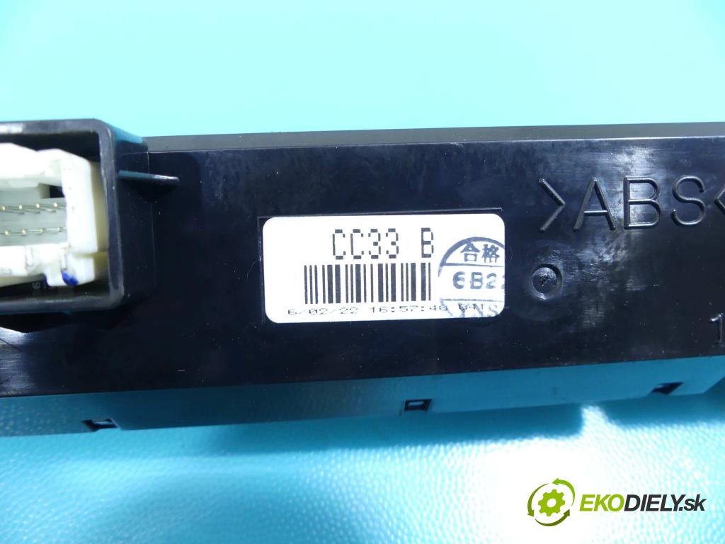 Mazda 5  2005-2010 2.0 16v 145 HP manual 107 kW 1999 cm3 5- Zobrazit:  (Prístrojové dosky, displeje)
