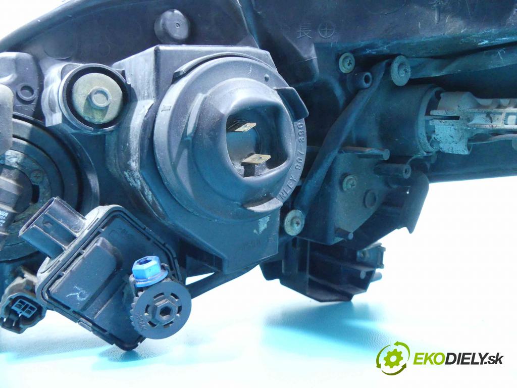 Mazda 5  2005-2010 2.0 16v 145 HP manual 107 kW 1999 cm3 5- Reflektor: pravý  (Pravé)