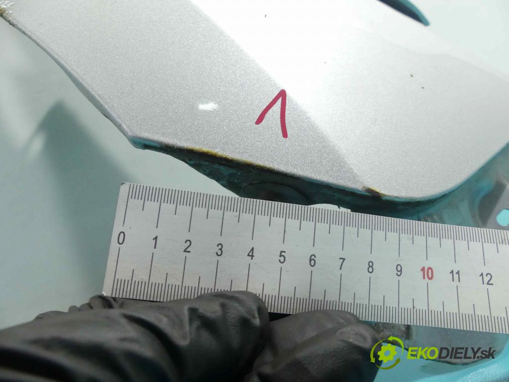 Mazda 5  2005-2010 2.0 16v 145 hp manual 107 kW 1999 cm3 5- blatnik přední pravý