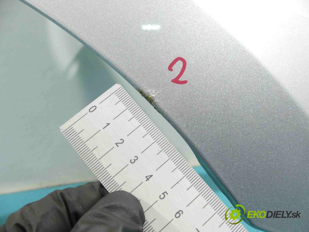 Mazda 5  2005-2010 2.0 16v 145 hp manual 107 kW 1999 cm3 5- blatnik přední pravý