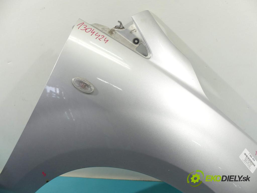Mazda 5  2005-2010 2.0 16v 145 hp manual 107 kW 1999 cm3 5- blatnik přední pravý