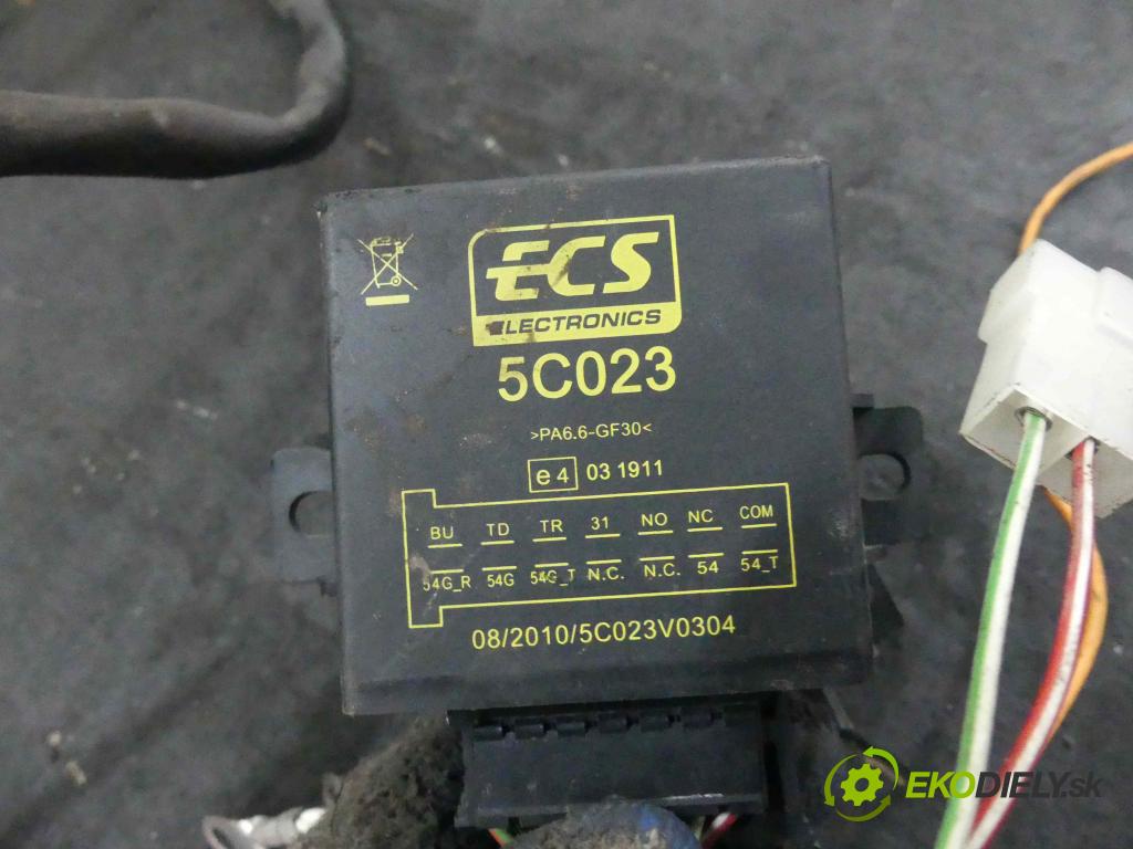 Mazda 5  2005-2010 2.0 16v 145 hp manual 107 kW 1999 cm3 5- oko tažné