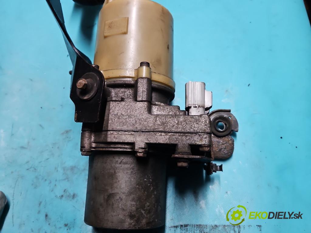 Mazda 5  2005-2010 2.0 16v 145 HP manual 107 kW 1999 cm3 5- čerpadlo posilovač  (Servočerpadlo, pumpa riadenia)