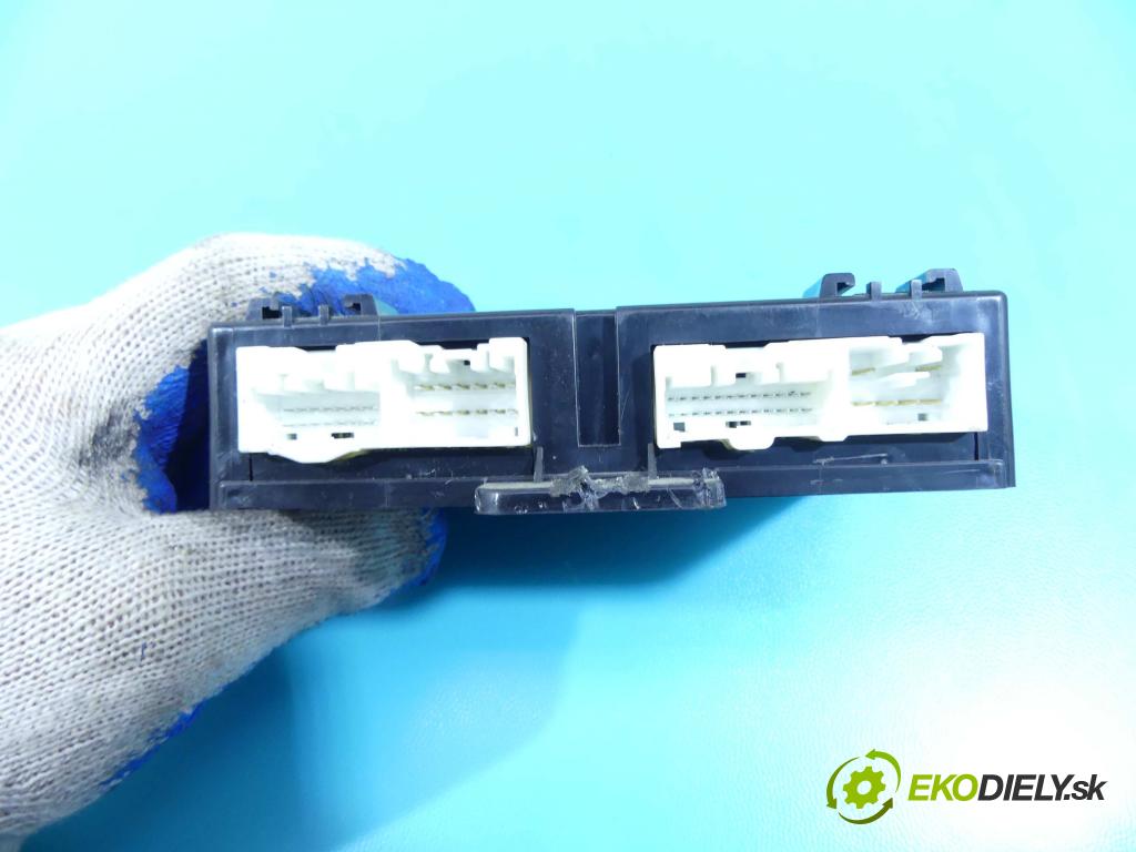 Mazda 5  2005-2010 2.0 16v 145 HP manual 107 kW 1999 cm3 5- modul riadiaca jednotka CC2967560B (Ostatné)