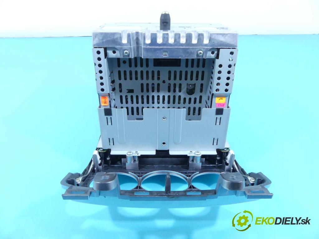 Mazda 5  2005-2010 2.0 16v 145 HP manual 107 kW 1999 cm3 5- Radio originál CC9366AR0