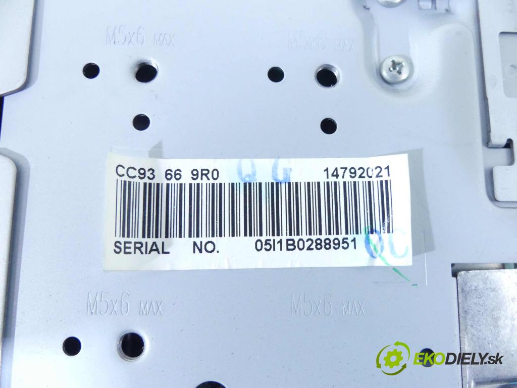 Mazda 5  2005-2010 2.0 16v 145 HP manual 107 kW 1999 cm3 5- Radio originál CC9366AR0