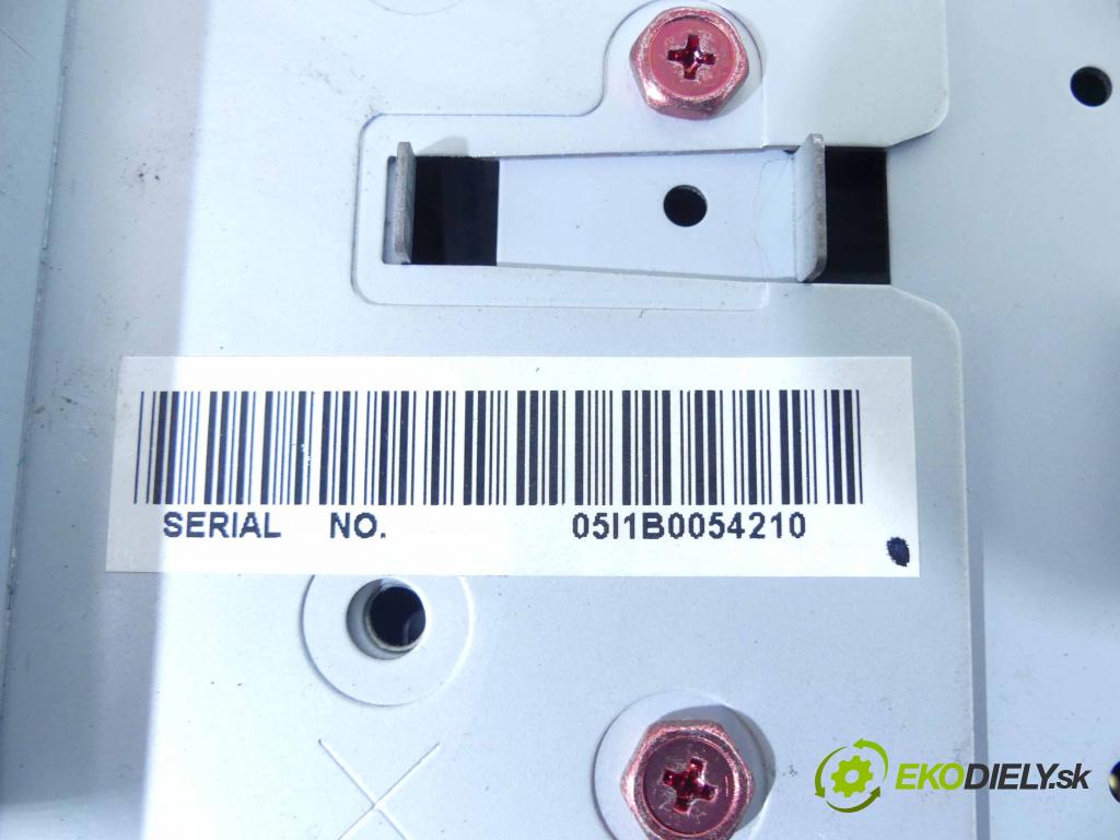 Mazda 5  2005-2010 2.0 16v 145 HP manual 107 kW 1999 cm3 5- Radio originál CC9366AR0