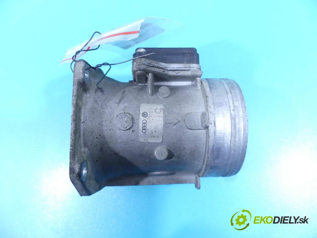 Audi A4 B5 1994-2001 1.8 20V 125 HP manual 92 kW 1781 cm3 4- průtokoměr: 037906461B (Váhy vzduchu)