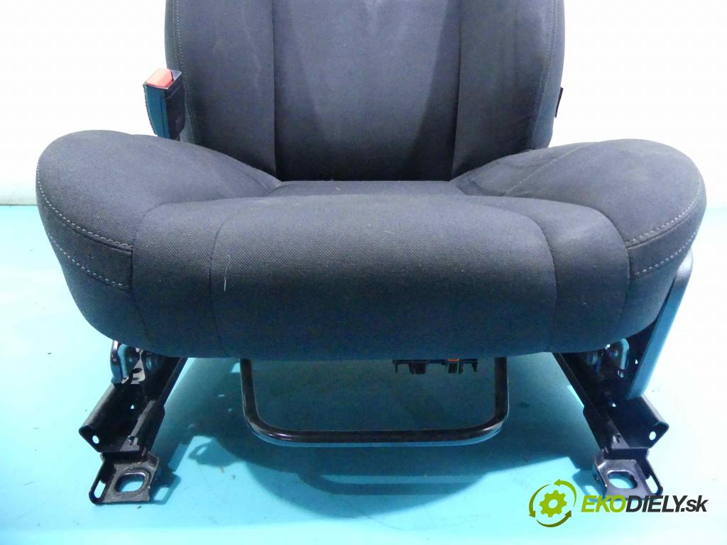 Volvo V40 II 2012-2019 1.6 D2 114 HP manual 84 kW 1560 cm3 5- Sedačka ľavý  (Sedačky, sedadlá)