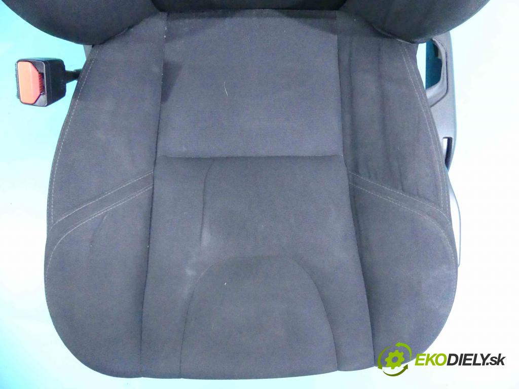 Volvo V40 II 2012-2019 1.6 D2 114 HP manual 84 kW 1560 cm3 5- Sedačka ľavý  (Sedačky, sedadlá)