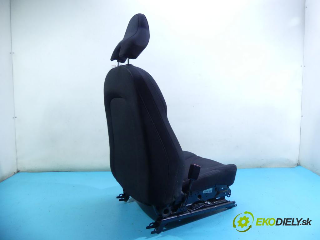 Volvo V40 II 2012-2019 1.6 D2 114 HP manual 84 kW 1560 cm3 5- Sedačka ľavý  (Sedačky, sedadlá)