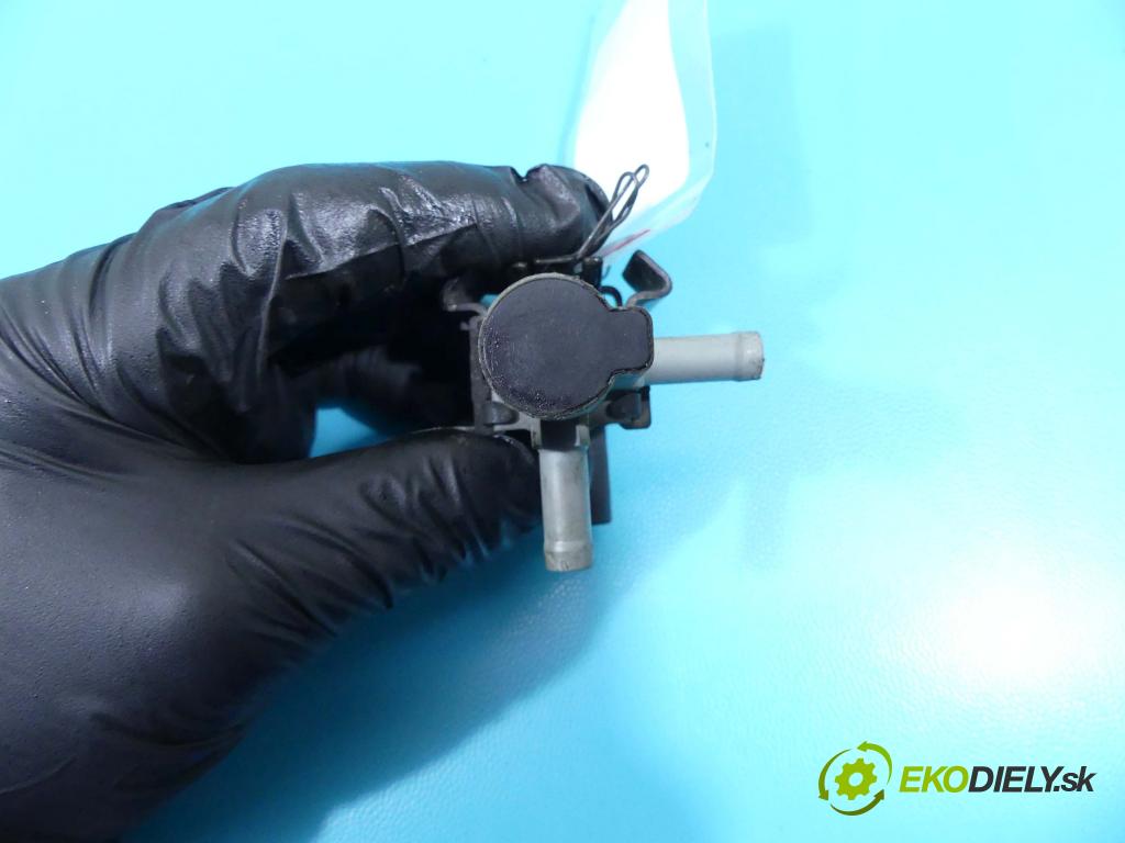 Toyota Corolla E12 2001-2009 1.4 vvti 97KM manual 71 kW 1398 cm3 5- ventil podtlaku 90080-91218 (Ventily)