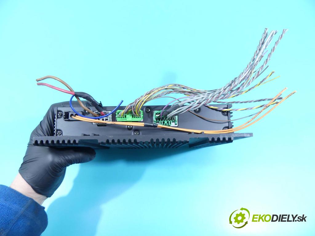 Volvo XC90 I 2002-2014 2.4 D5 163 HP automatic 120 kW 2401 cm3 5- Zesilovač: 30657753 (Zosilňovače)