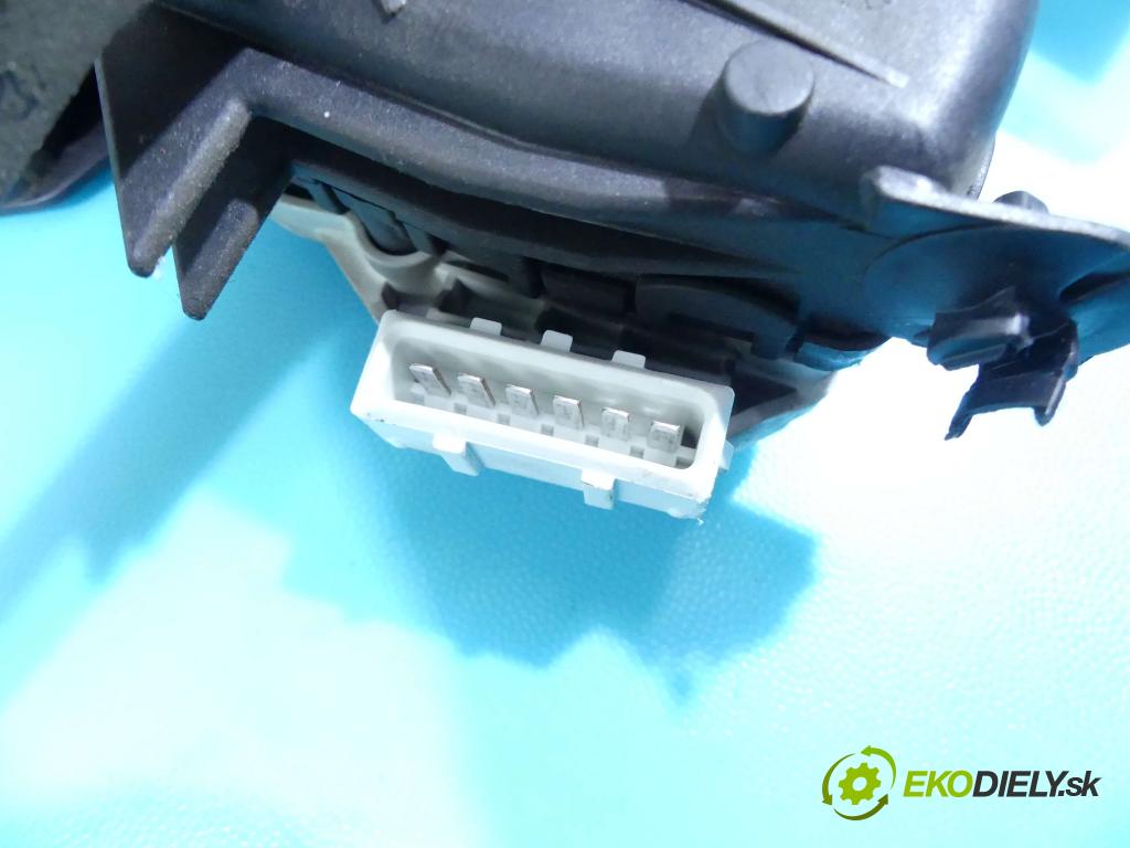 Volvo XC90 I 2002-2014 2.4 D5 163 HP automatic 120 kW 2401 cm3 5- pedále 30666656 (Pedále)