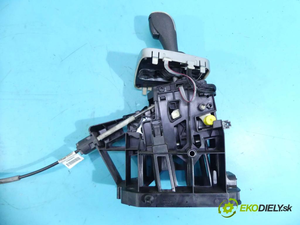 Volvo XC90 I 2002-2014 2.4 D5 163 HP automatic 120 kW 2401 cm3 5- Páka: Změny: stupeň,rýchlosť P08689424 (Rýchlostné páky / kulisy)