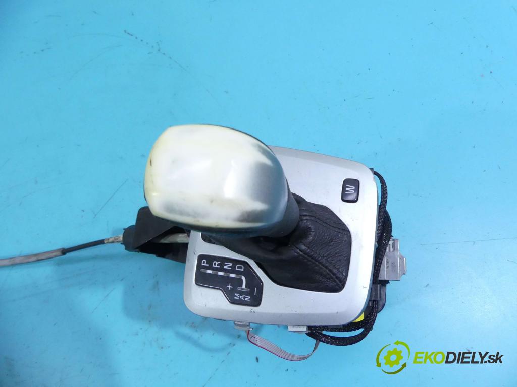 Volvo XC90 I 2002-2014 2.4 D5 163 HP automatic 120 kW 2401 cm3 5- Páka: Změny: stupeň,rýchlosť P08689424 (Rýchlostné páky / kulisy)