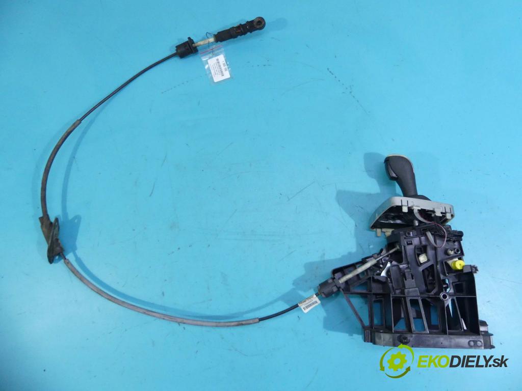 Volvo XC90 I 2002-2014 2.4 D5 163 HP automatic 120 kW 2401 cm3 5- Páka: Změny: stupeň,rýchlosť P08689424 (Rýchlostné páky / kulisy)