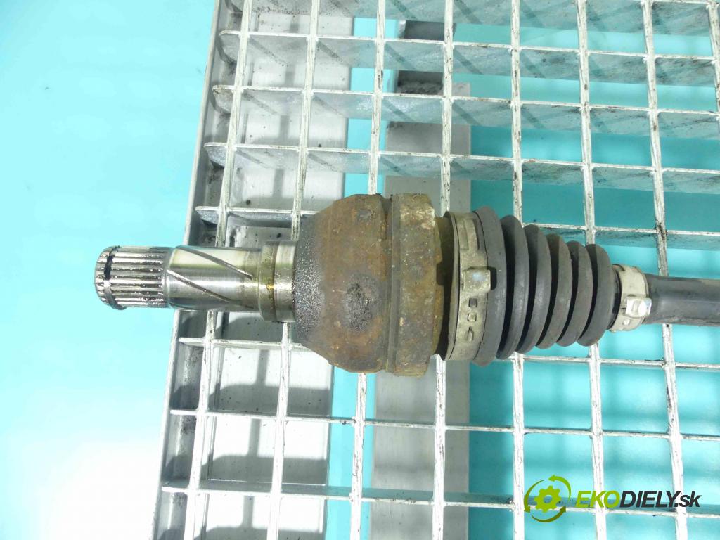 Volvo XC90 I 2002-2014 2.4 D5 163 HP automatic 120 kW 2401 cm3 5- poloos pravé 30651528 (Poloosy)