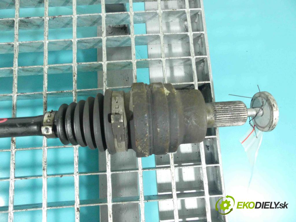 Volvo XC90 I 2002-2014 2.4 D5 163 HP automatic 120 kW 2401 cm3 5- poloos pravé 30651528 (Poloosy)