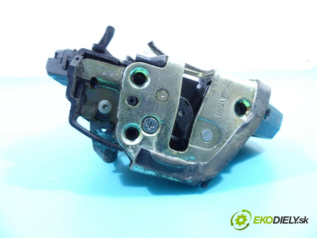 Toyota Land Cruiser J120 2002-2010 3.0 D4D 163 hp automatic 120 kW 2982 cm3 5- zámek zadní pravý 31127014