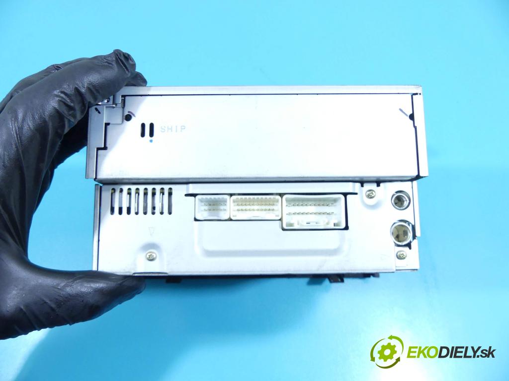 Toyota Land Cruiser J120 2002-2010 3.0 D4D 163 HP automatic 120 kW 2982 cm3 5- Radio originál 86120-60510