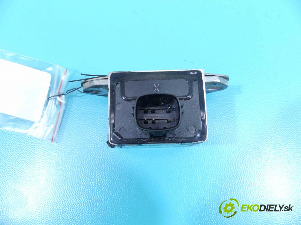 Toyota Land Cruiser J120 2002-2010 3.0 D4D 163 HP automatic 120 kW 2982 cm3 5- snímač ESP 2002938343