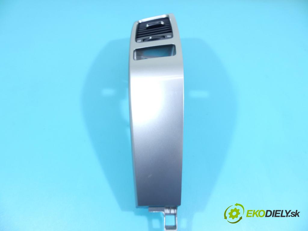 Toyota Land Cruiser J120 2002-2010 3.0 D4D 163 HP automatic 120 kW 2982 cm3 5- Mřížka: kúrenia stredová 55475-0010 (Mriežky kúrenia (fukáre))