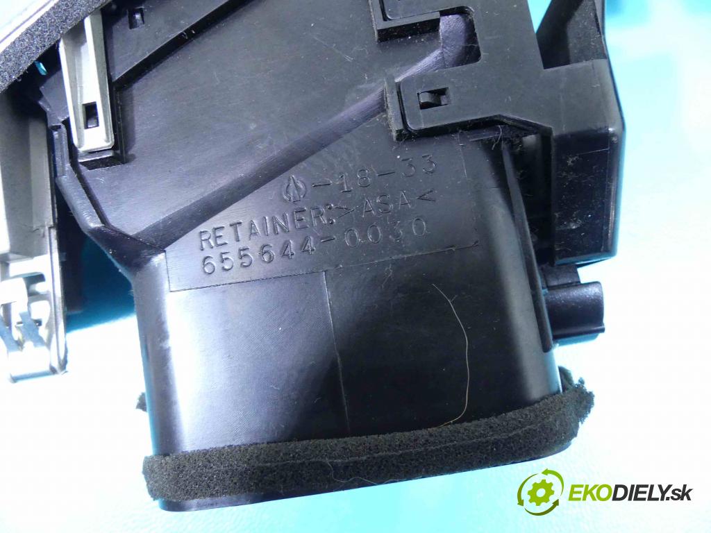 Toyota Land Cruiser J120 2002-2010 3.0 D4D 163 HP automatic 120 kW 2982 cm3 5- Mřížka: kúrenia stredová 55475-0010 (Mriežky kúrenia (fukáre))