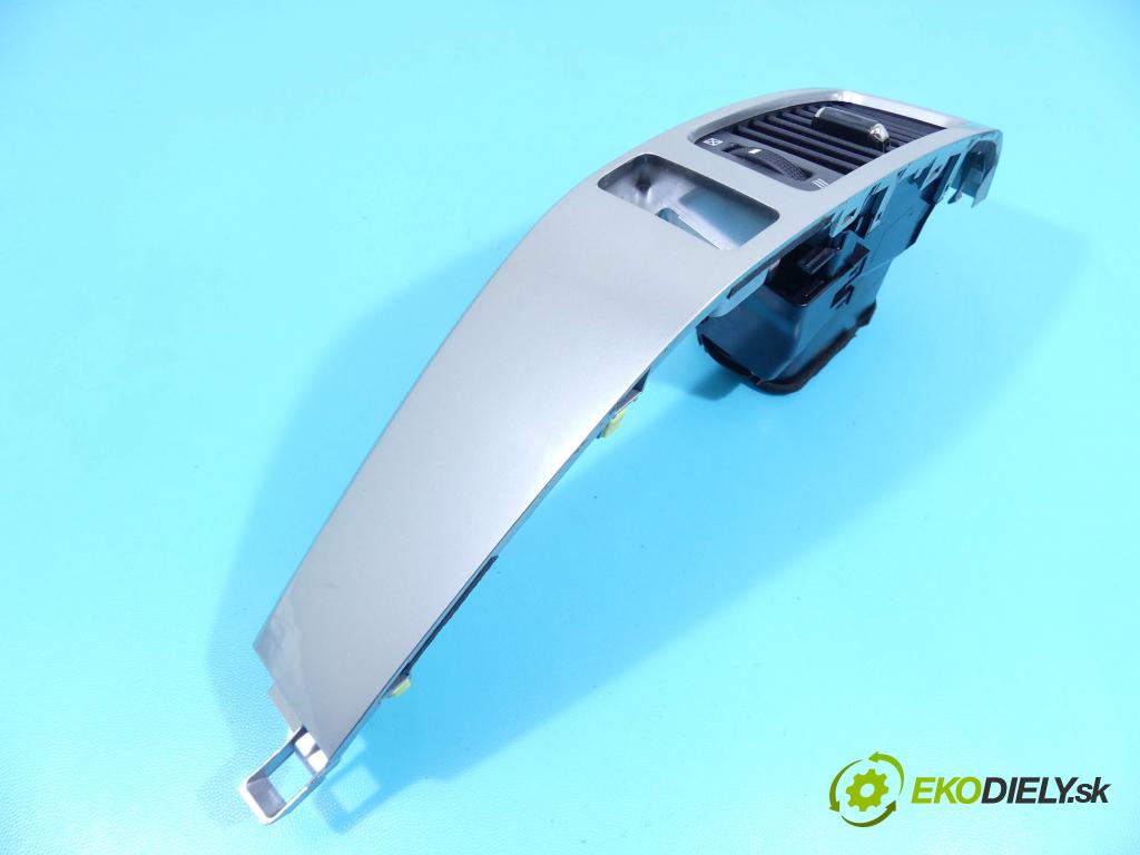 Toyota Land Cruiser J120 2002-2010 3.0 D4D 163 HP automatic 120 kW 2982 cm3 5- Mřížka: kúrenia stredová 55475-0010 (Mriežky kúrenia (fukáre))