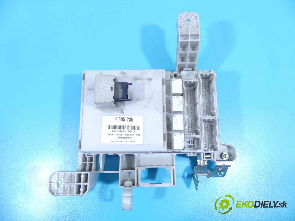 Toyota Land Cruiser J120 2002-2010 3.0 D4D 163 hp automatic 120 kW 2982 cm3 5- skříňka pojistková 81980-50030 (Pojistkové skříňky)