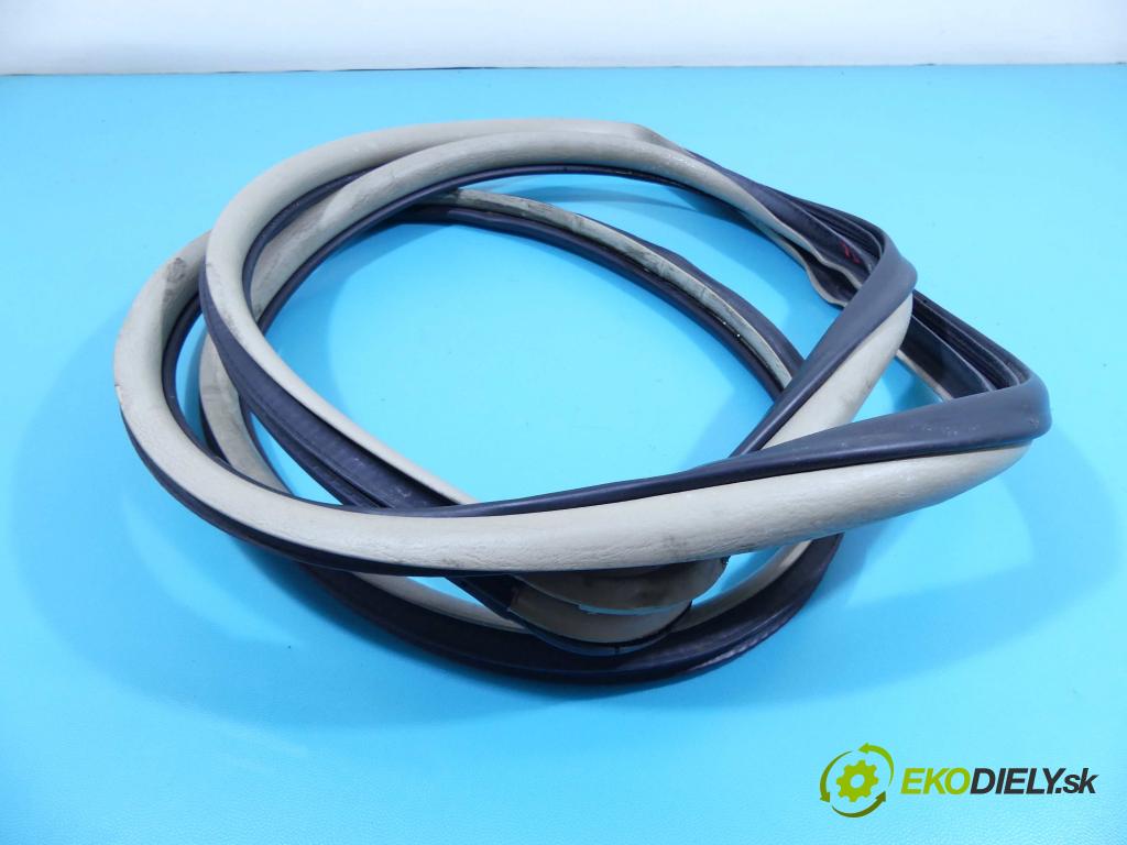 Toyota Land Cruiser J120 2002-2010 3.0 D4D 163 hp automatic 120 kW 2982 cm3 5- Těsnění: dveře zadní levé  (Ostatní)