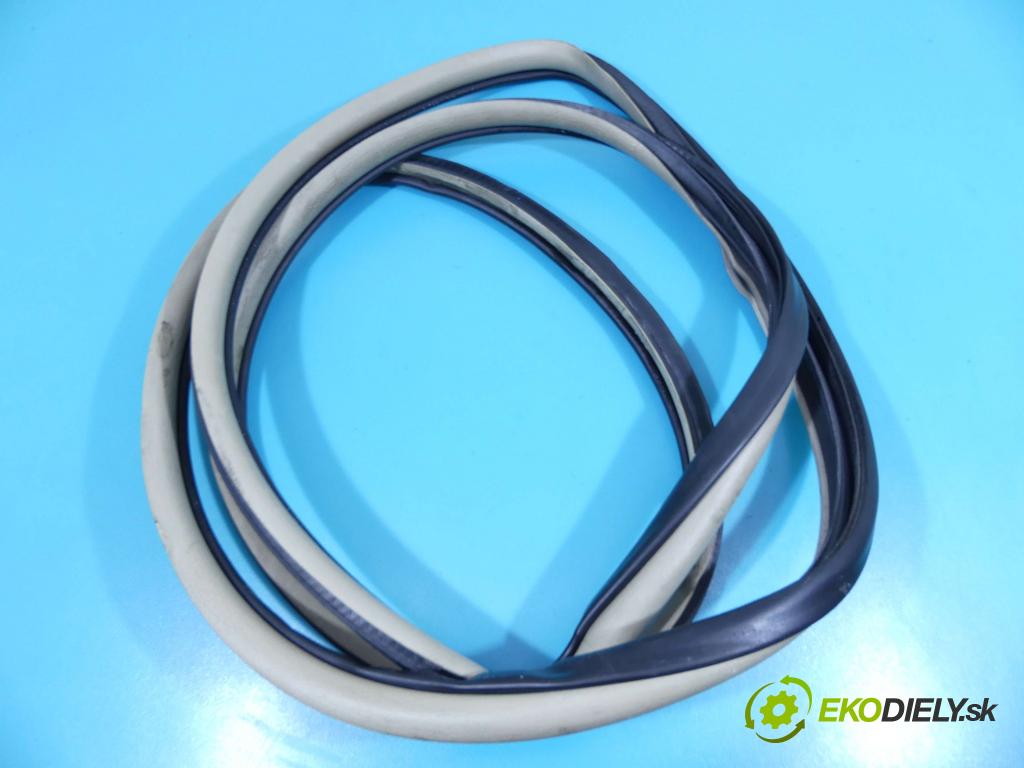 Toyota Land Cruiser J120 2002-2010 3.0 D4D 163 hp automatic 120 kW 2982 cm3 5- Těsnění: dveře zadní levé  (Ostatní)