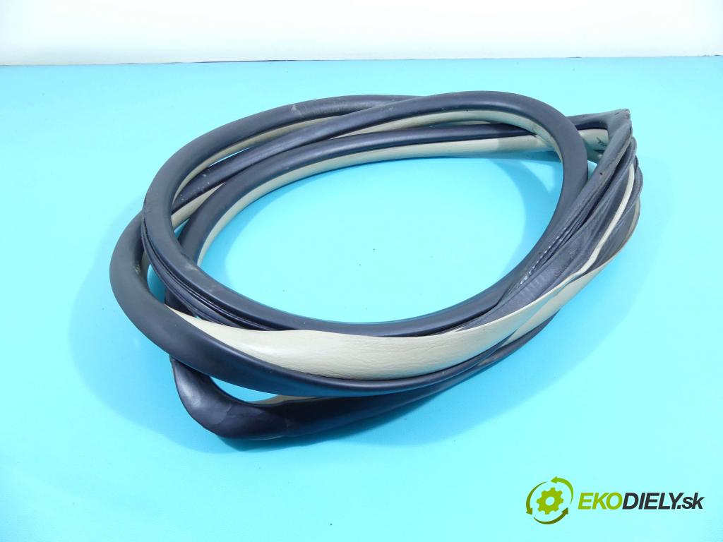 Toyota Land Cruiser J120 2002-2010 3.0 D4D 163 hp automatic 120 kW 2982 cm3 5- Těsnění: dveře zadní pravé  (Ostatní)