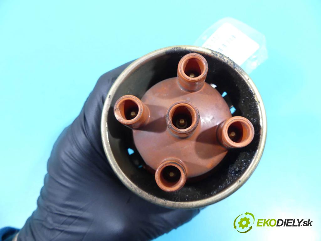 Skoda Octavia I 1996-2010 1.6 8v 75 HP manual 55 kW 1598 cm3 5- rozdeľovač 030905205AB (Rozdeľovače)