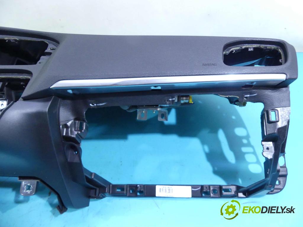Volvo V40 II 2012-2019 1.6 D2 114 HP manual 84 kW 1560 cm3 5- kokpit,pristrojová doska rozdeľovacia P31291367